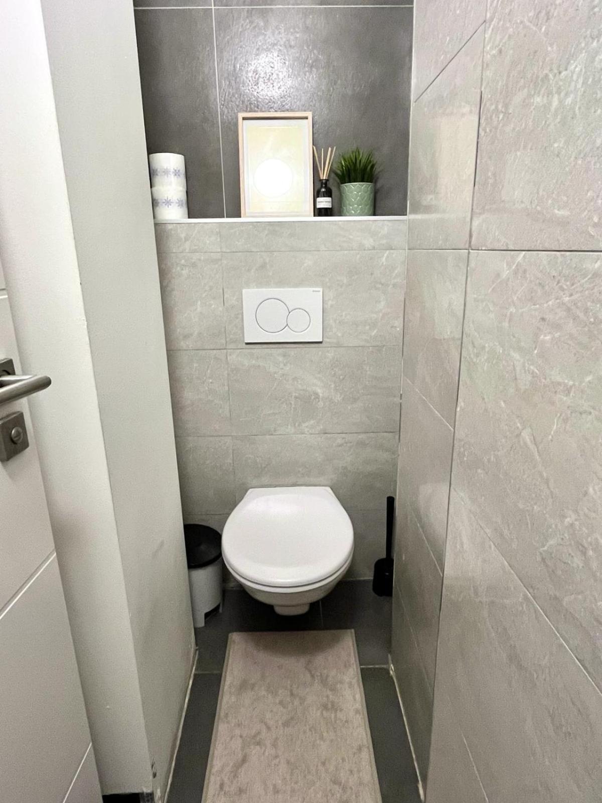 Apartment Adele - Old Town บราติสลาวา ภายนอก รูปภาพ