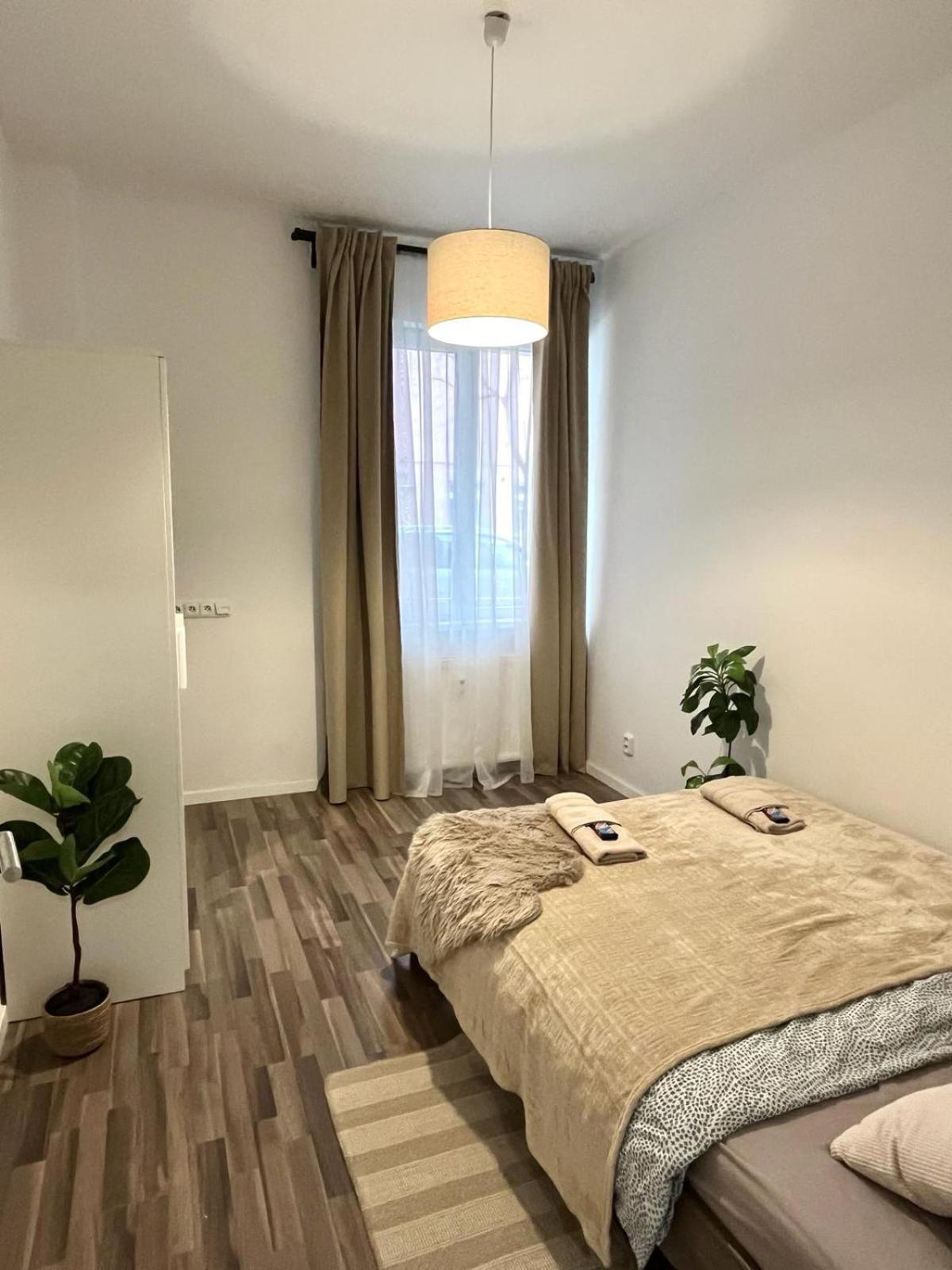 Apartment Adele - Old Town บราติสลาวา ภายนอก รูปภาพ