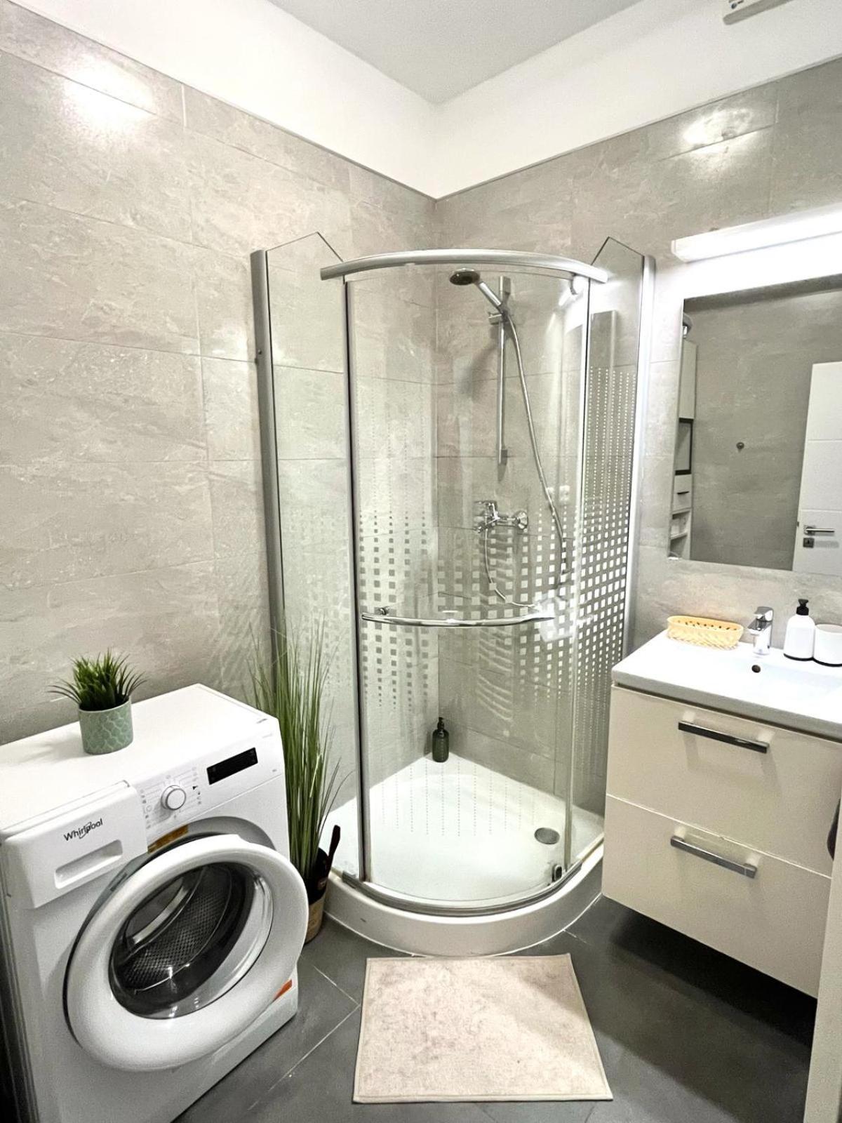 Apartment Adele - Old Town บราติสลาวา ภายนอก รูปภาพ